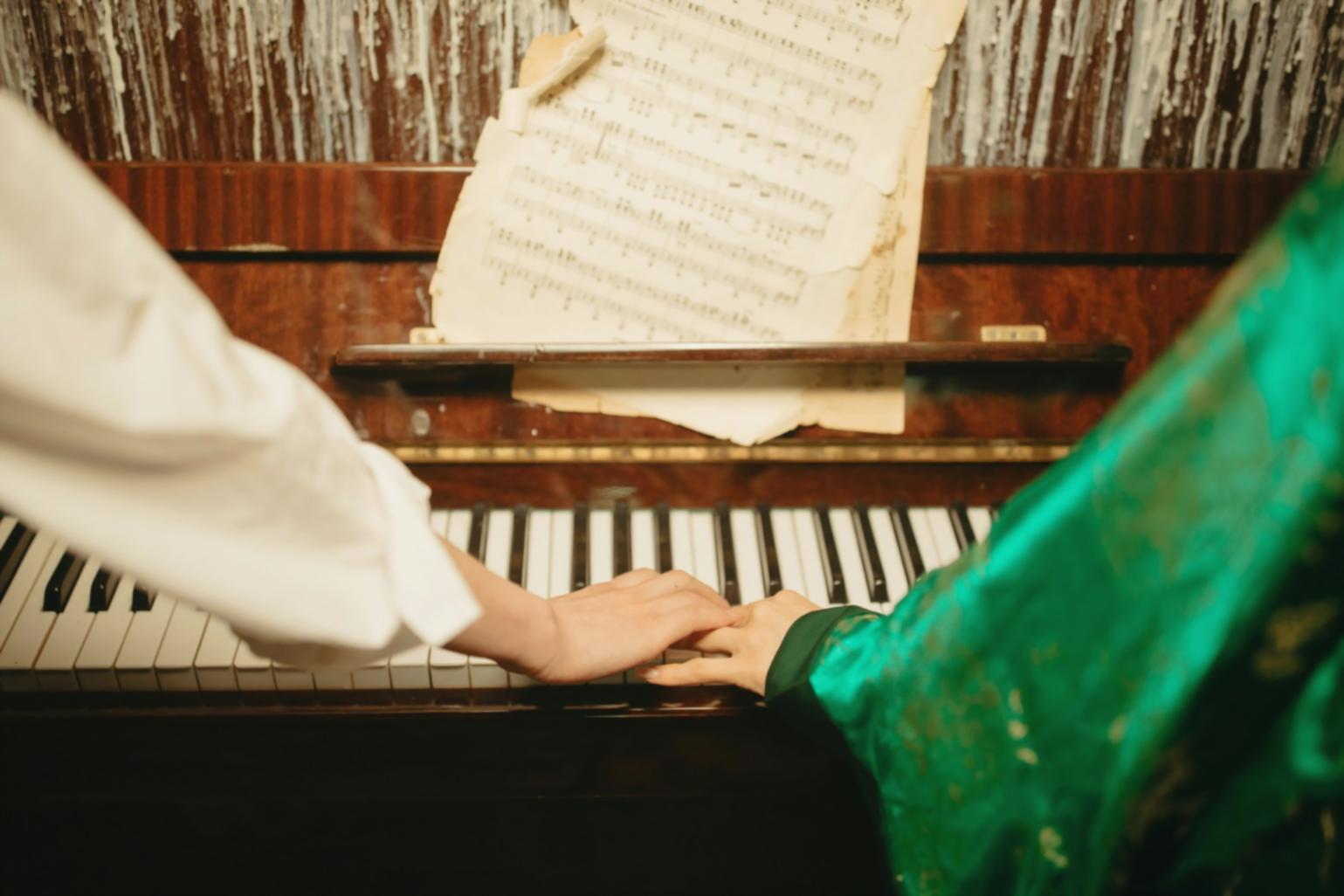 Acoustic measurement tools and frequency analysis equipment